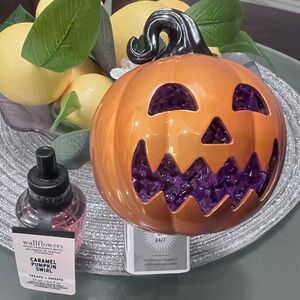 ***SALE***Bath & Body Works Pumpkin Wallflower Lightup Plug & Bulb NWT FIRM